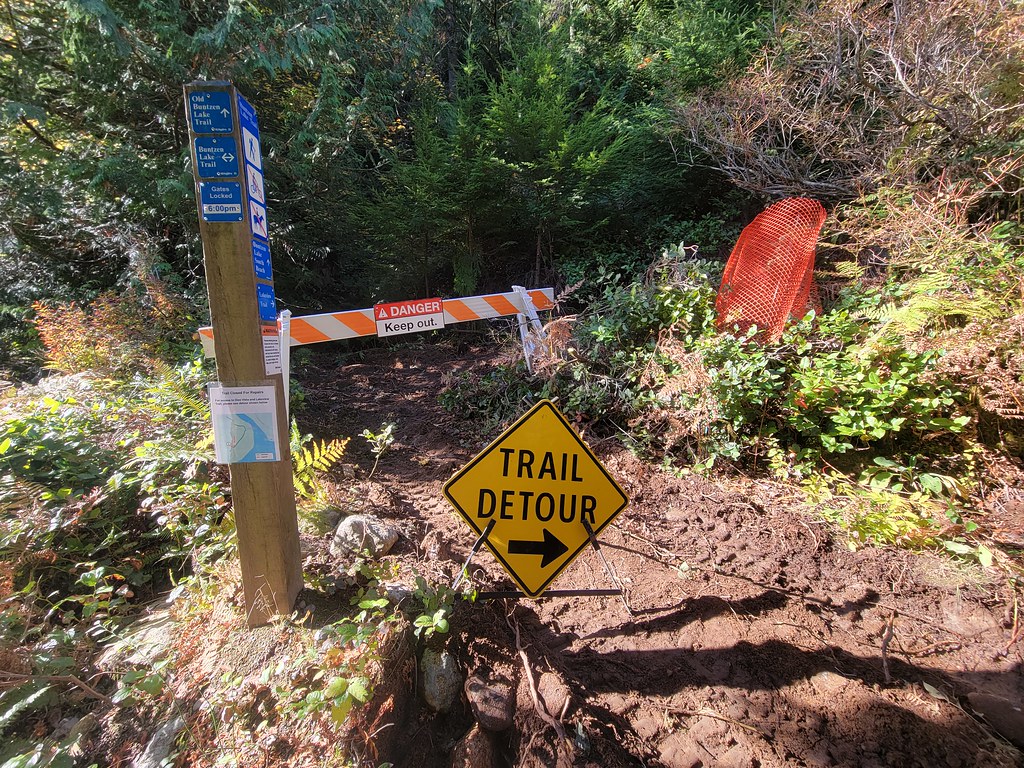 Closed trail connection between Buntzen Lake Trail and Old Buntzen Lake Trail